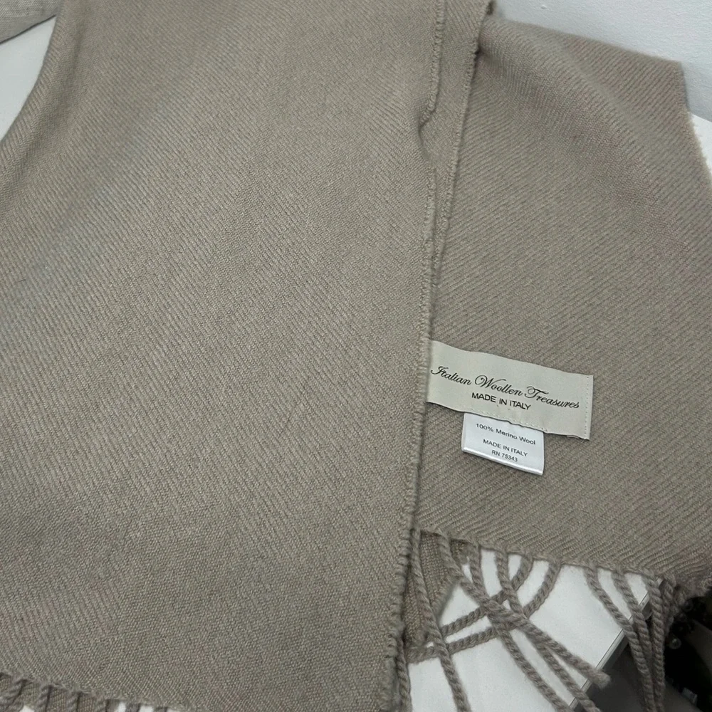 Italian Woolen Treasures Made in Italy Tan 100% Merino Wool Fringe Scarf chic
